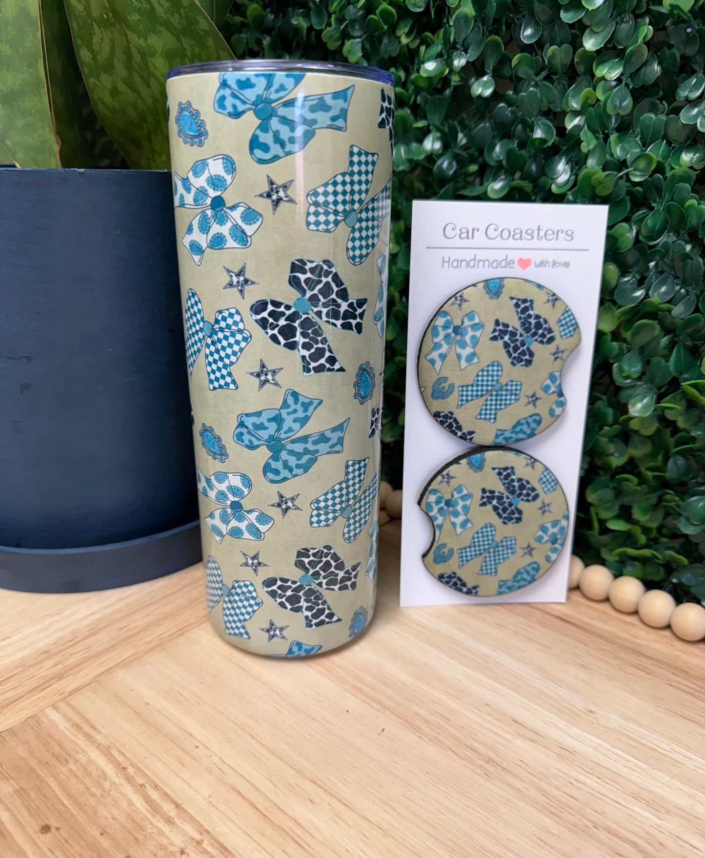Beige Western Bows 20 oz Tumbler W/ FREE matching set of Car Coasters!